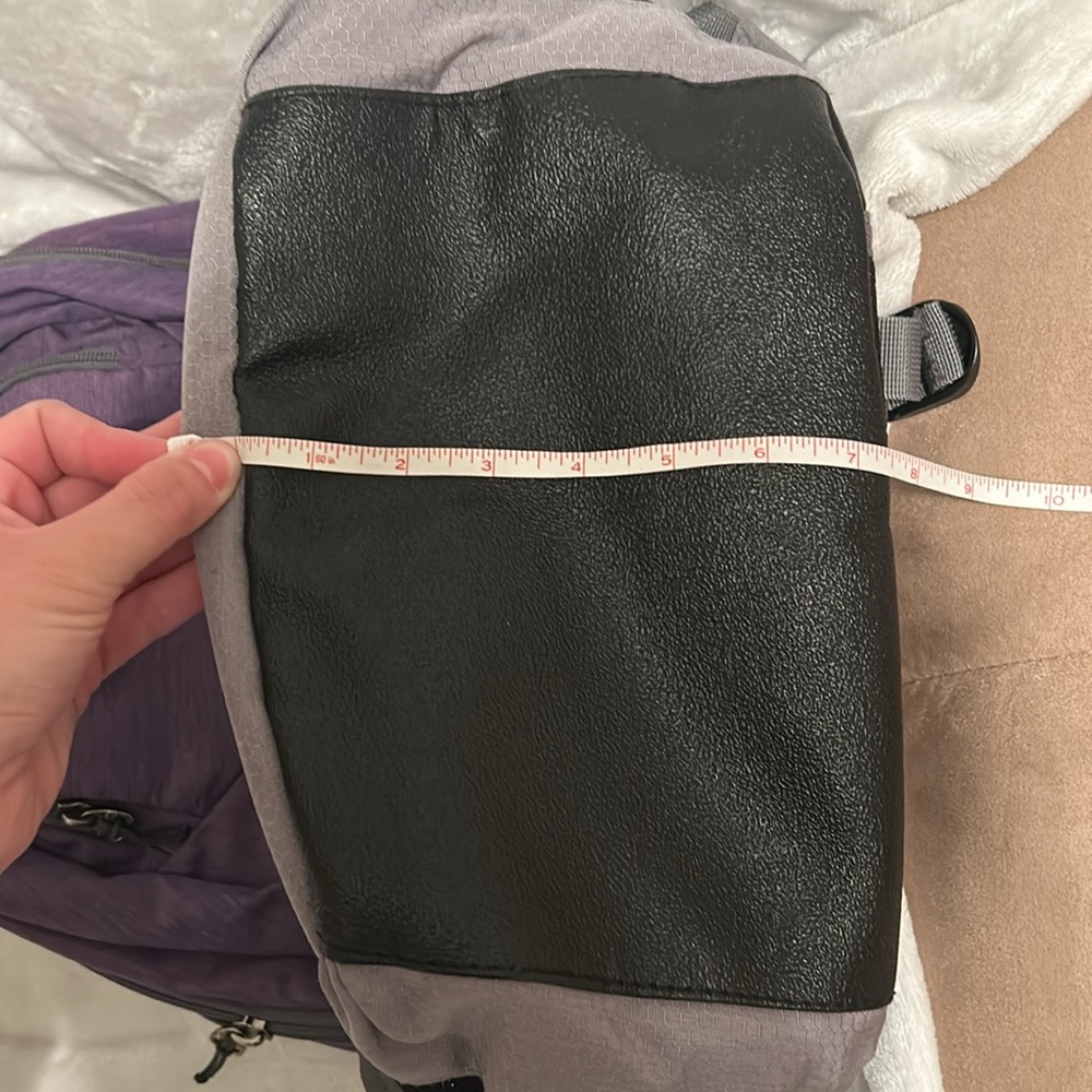 Purple, gray and Black backpack. In very good condition. - Picture 8 of 10